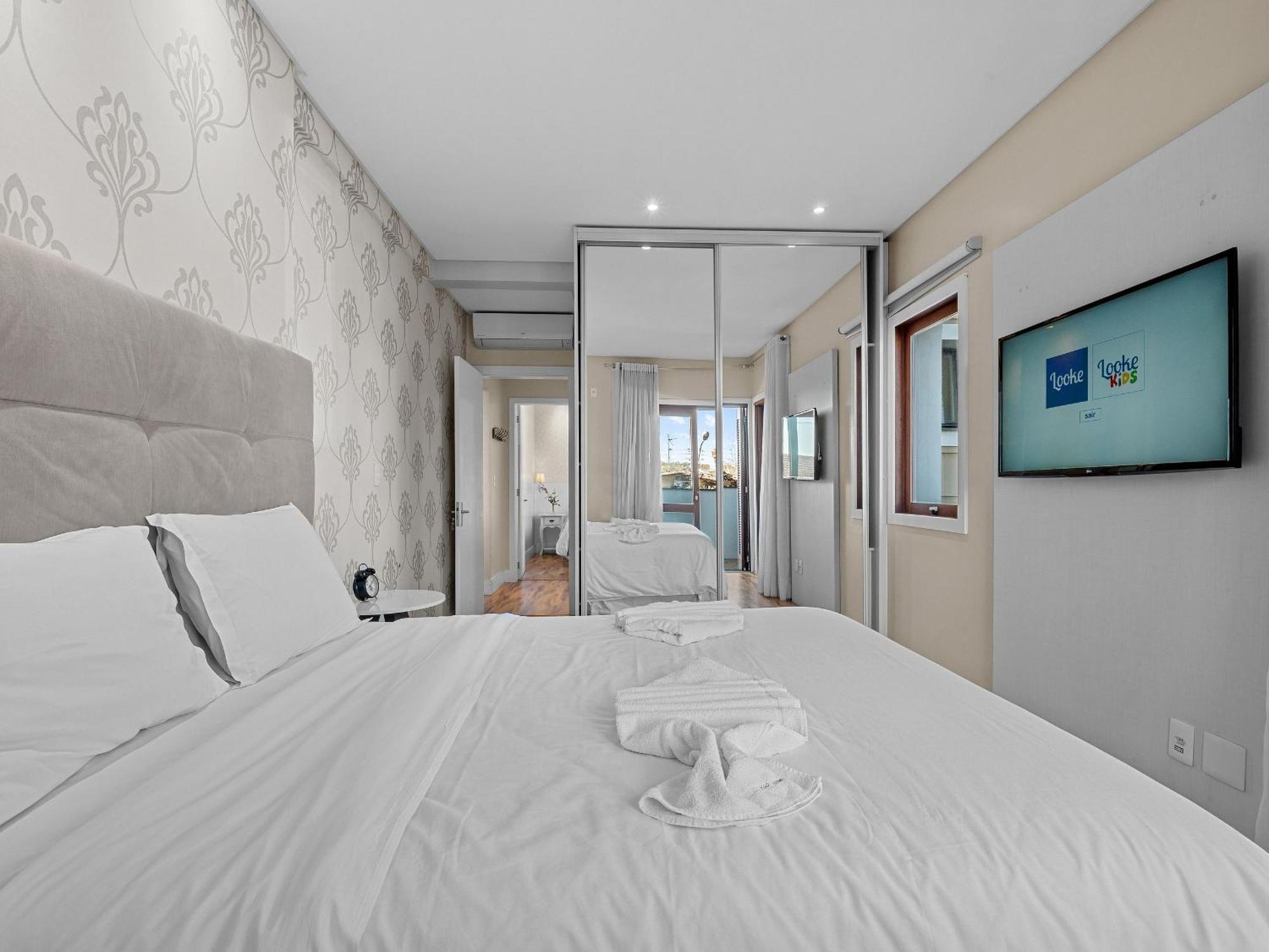 Apartamento 300 Metros, Rua Coberta Centro - Solar Encantado *