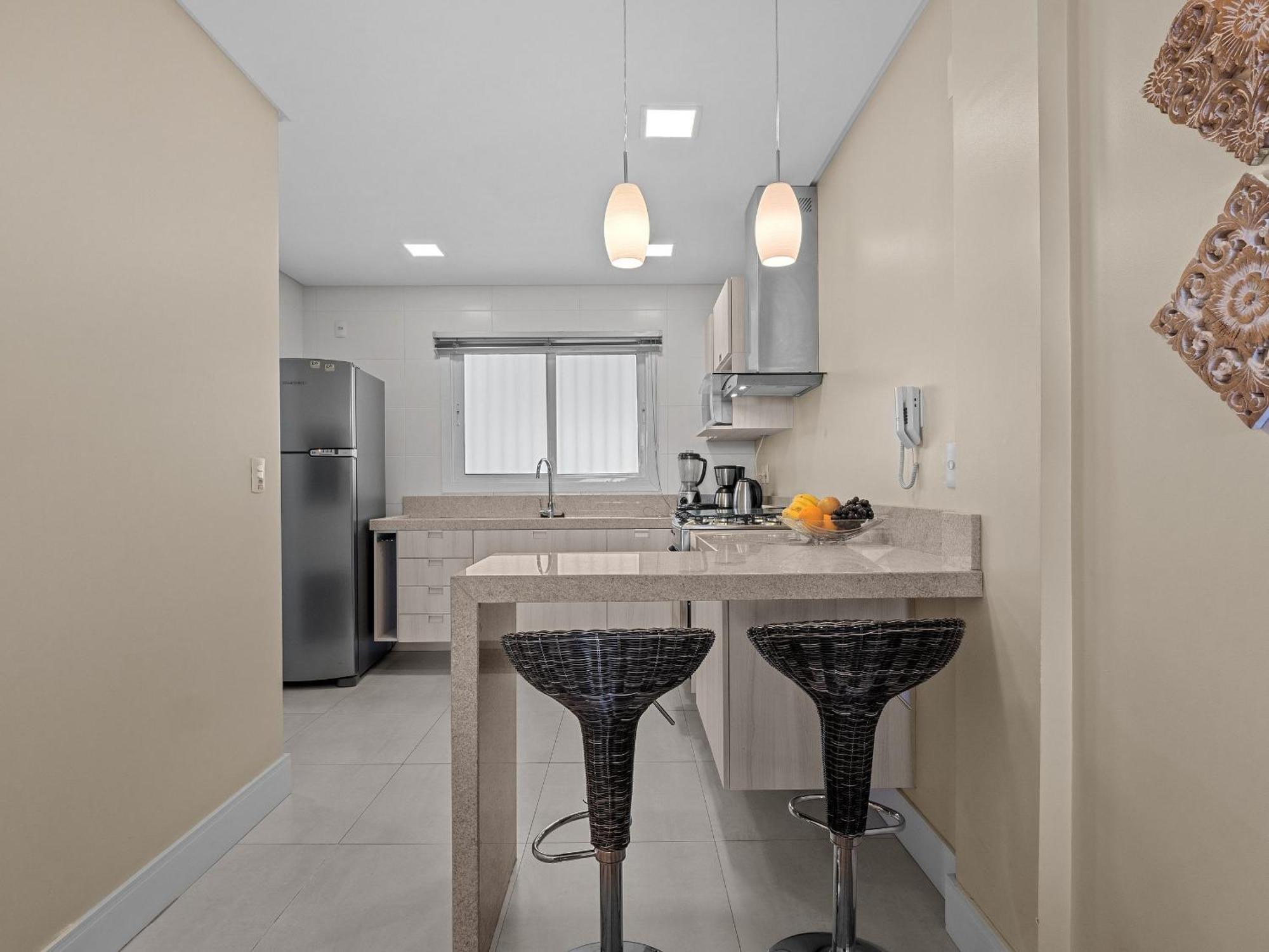 300 Metros, Rua Coberta Centro - Solar Encantado Apartamento *