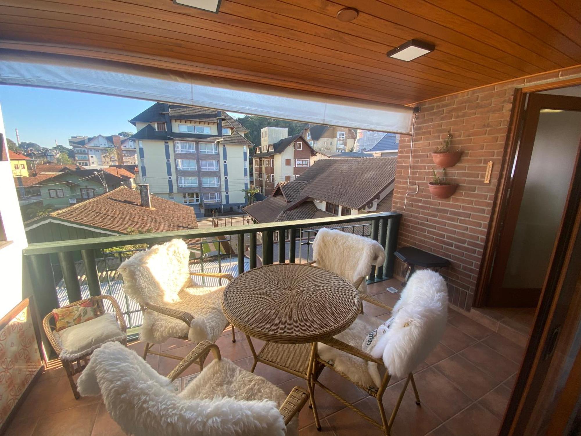 Apartamento Luxuoso Almeris Peccin No Centro De Gramado