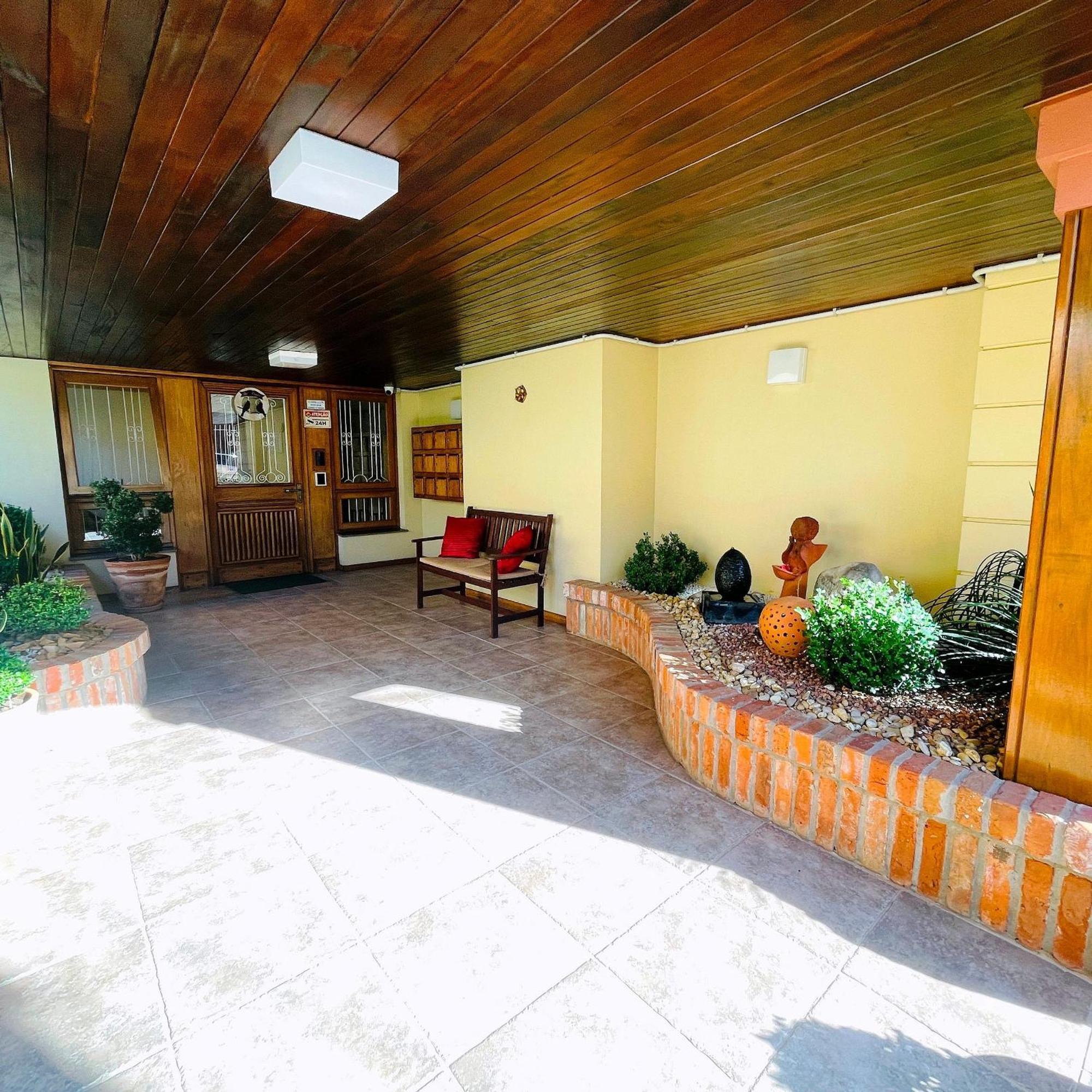 Viva Com Conforto: Proximo A Rua Coberta, Completo E Aconchegante