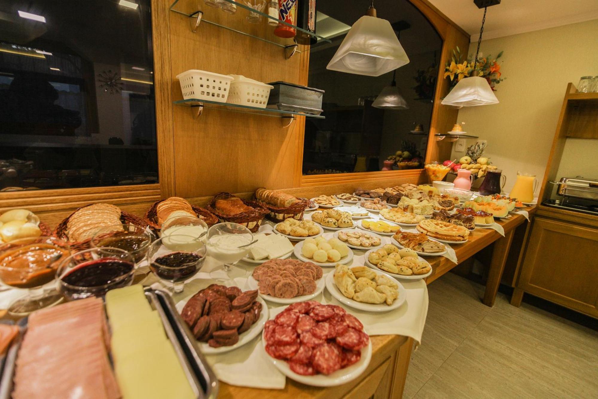 Papoulas Hotel