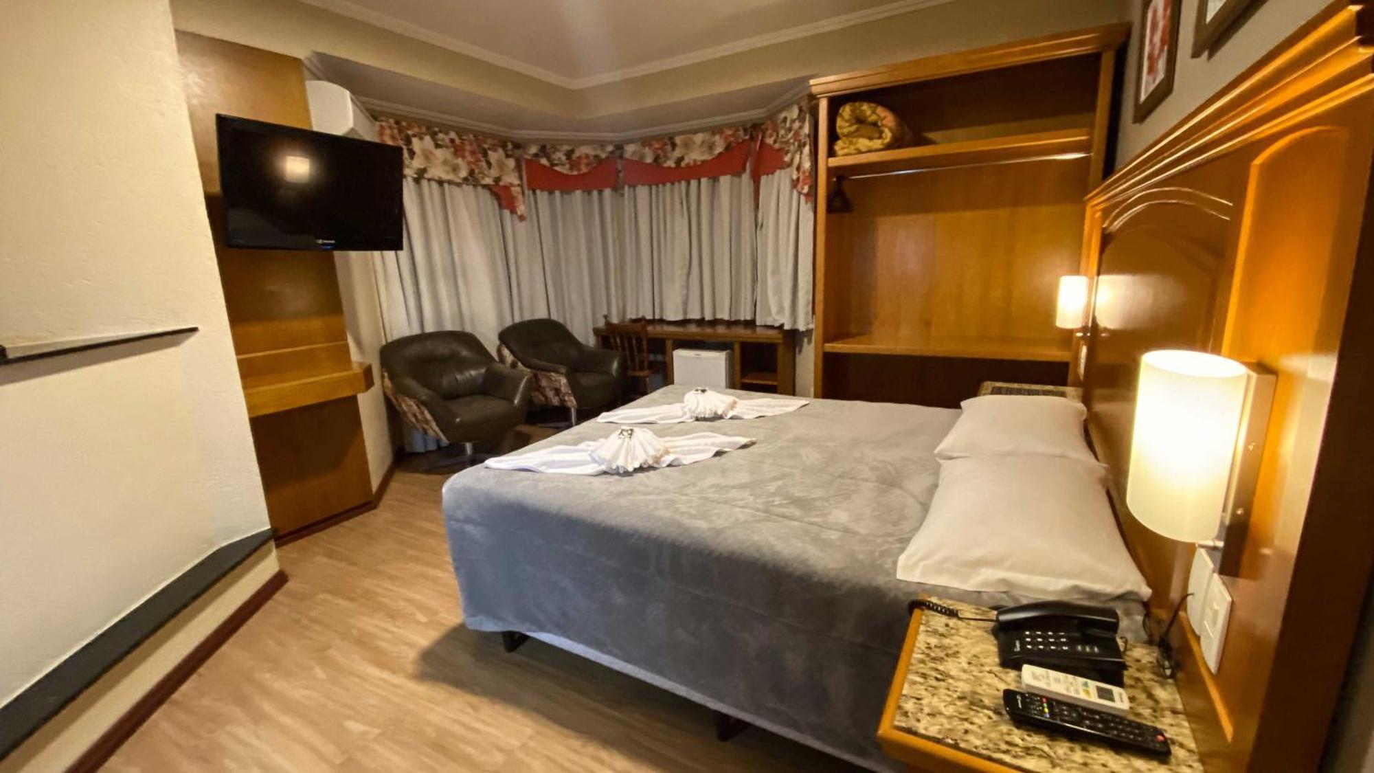 Hotel Papoulas 3*