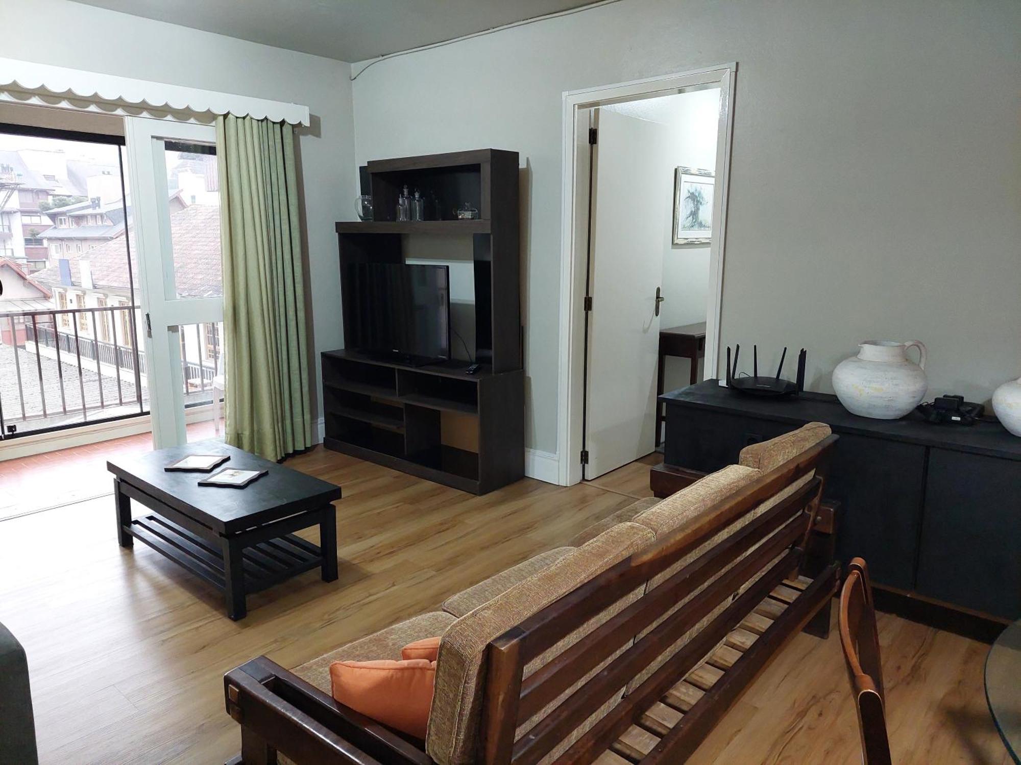 Na Rua Coberta Apartamento *