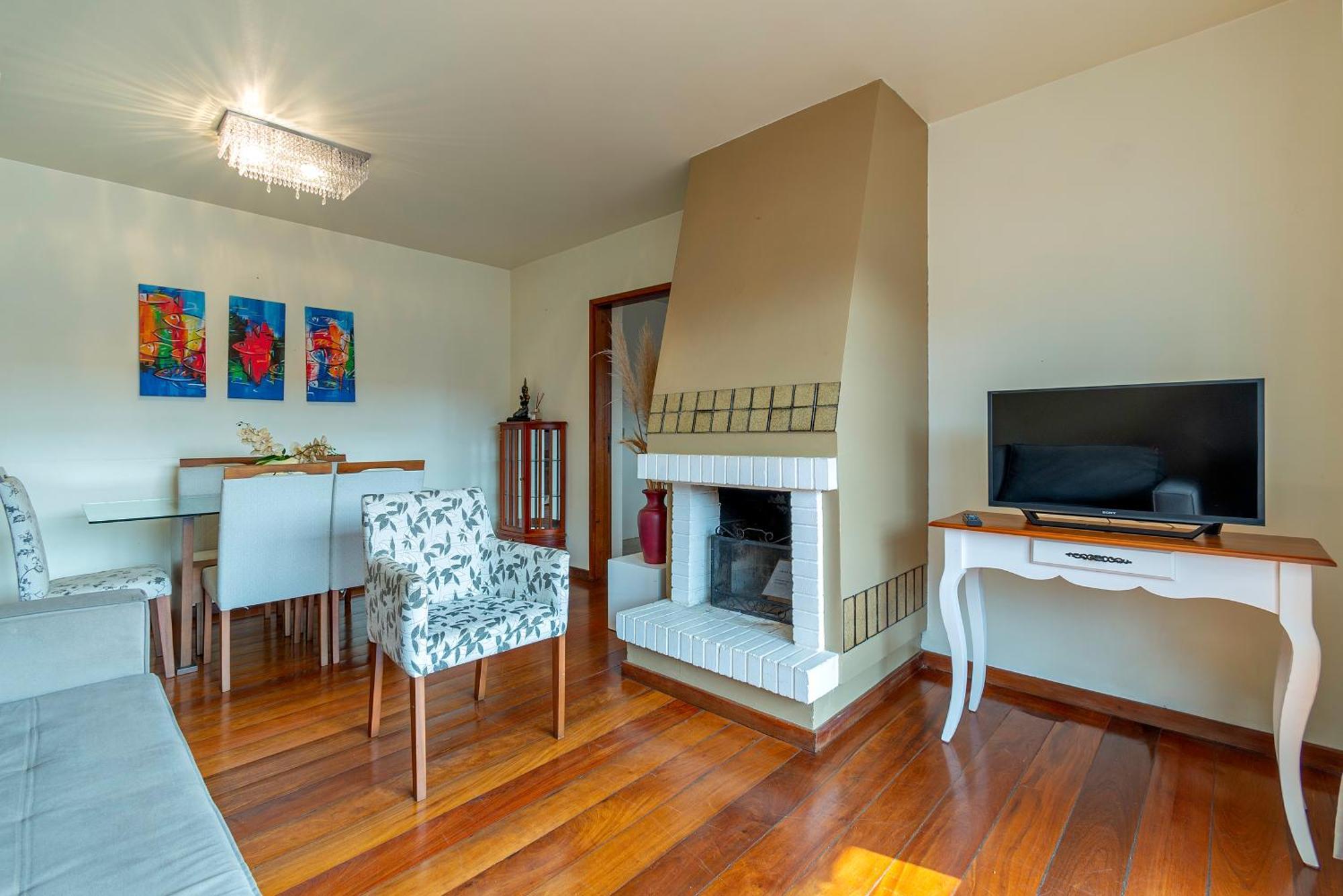 Apartamento Lindo 3 Quartos Esquina Da Rua Coberta Gramado