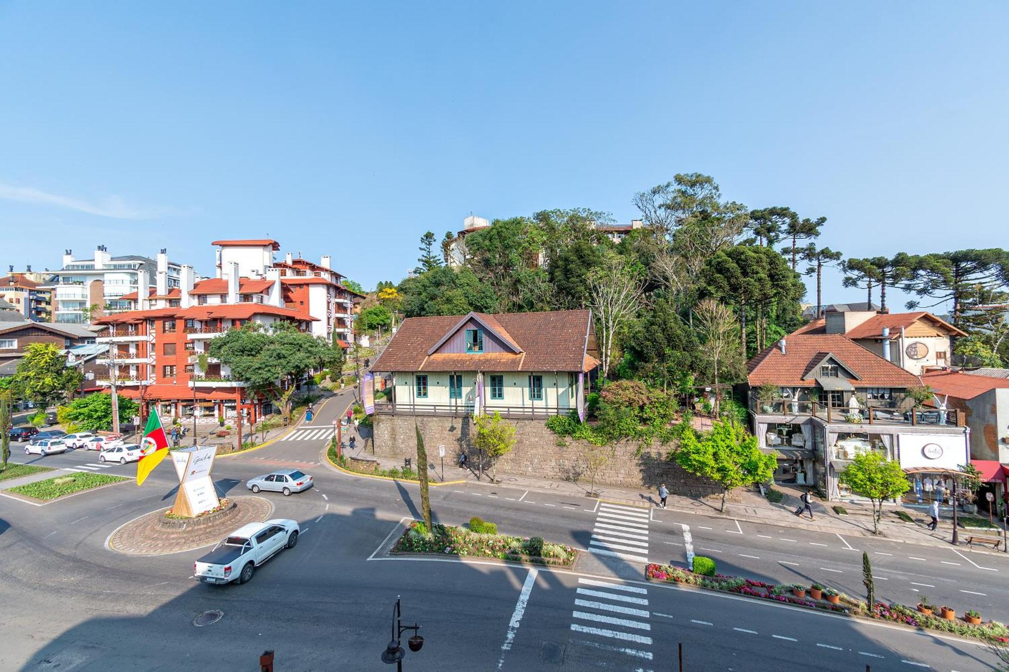 Lindo E Completo 3 E No Centro * Gramado