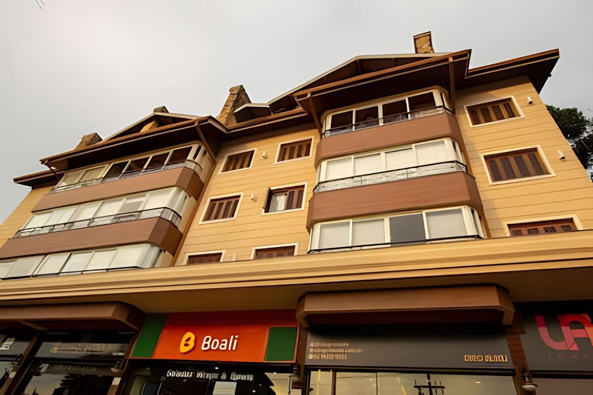 Rosa Edificio Flores Da Montanha