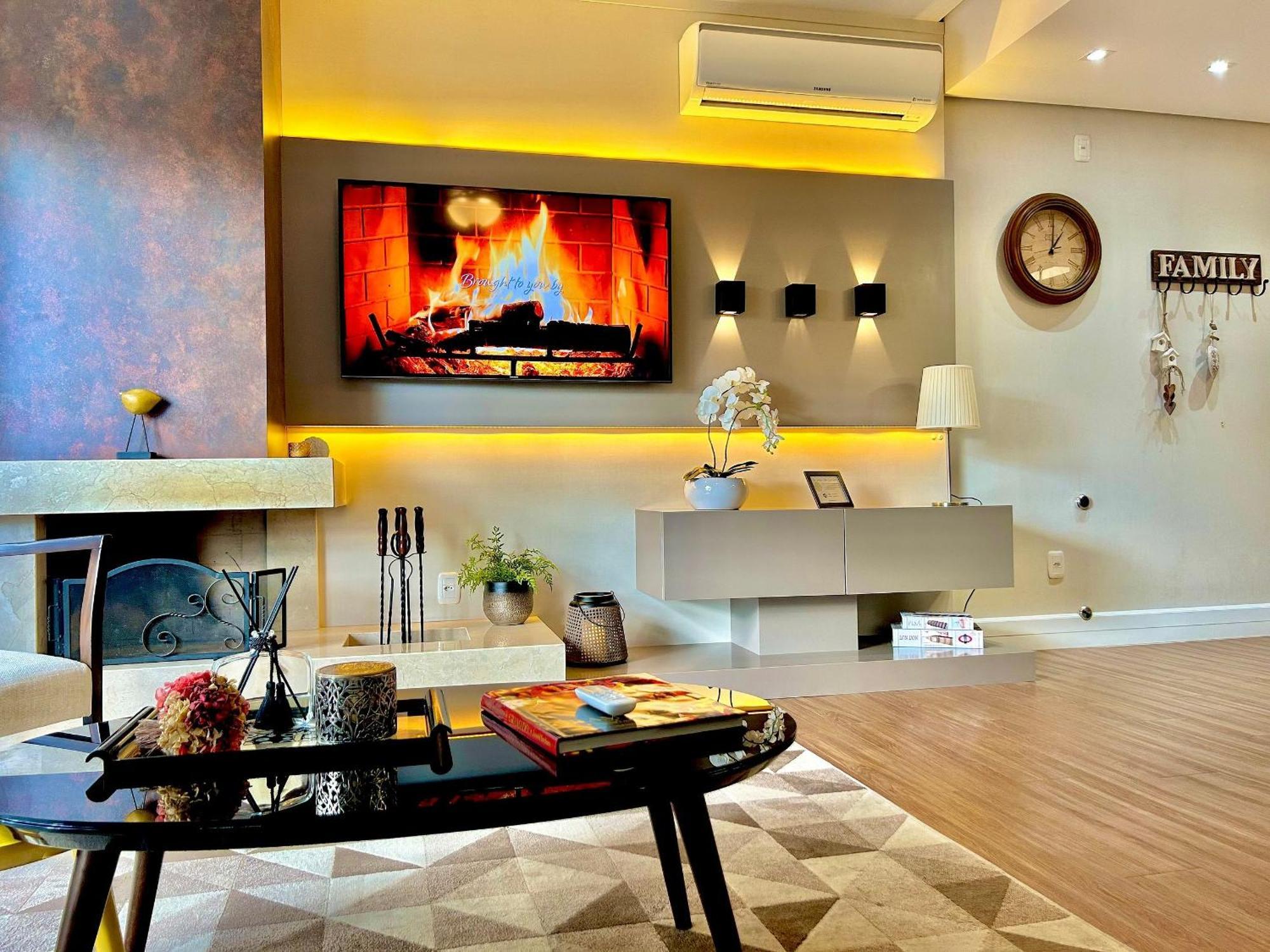 Apartamento Lindo E Aconchegante Com Lareira Cond C/ Piscina Gramado