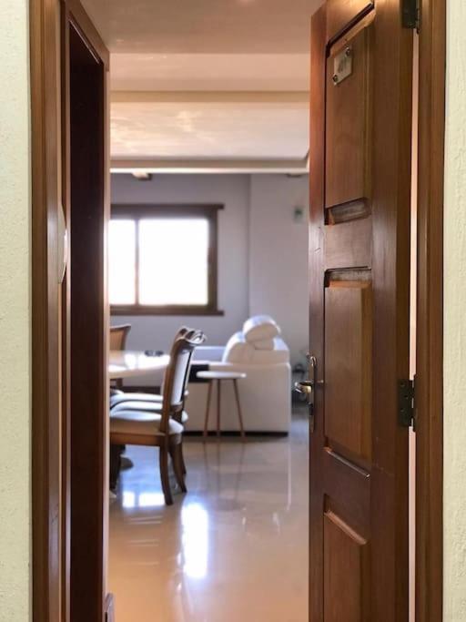 Apartamento Grande Com - Churrasqueira Lareira Climatizado *