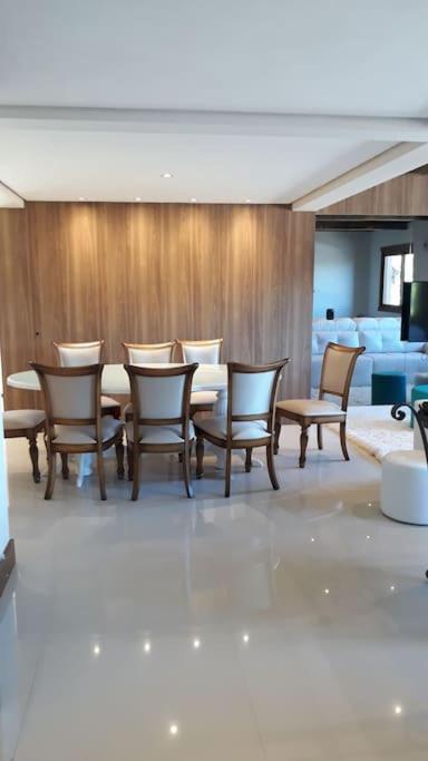 Apartamento Grande Com - Churrasqueira Lareira Climatizado
