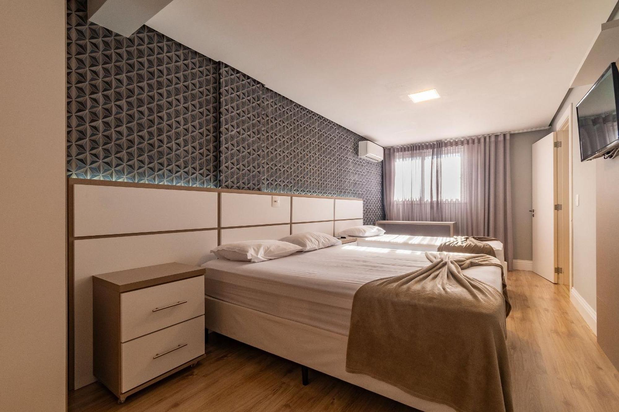 Duplex 300m R. Coberta, 4 Dorm, 3 Suite, Hidro Gramado