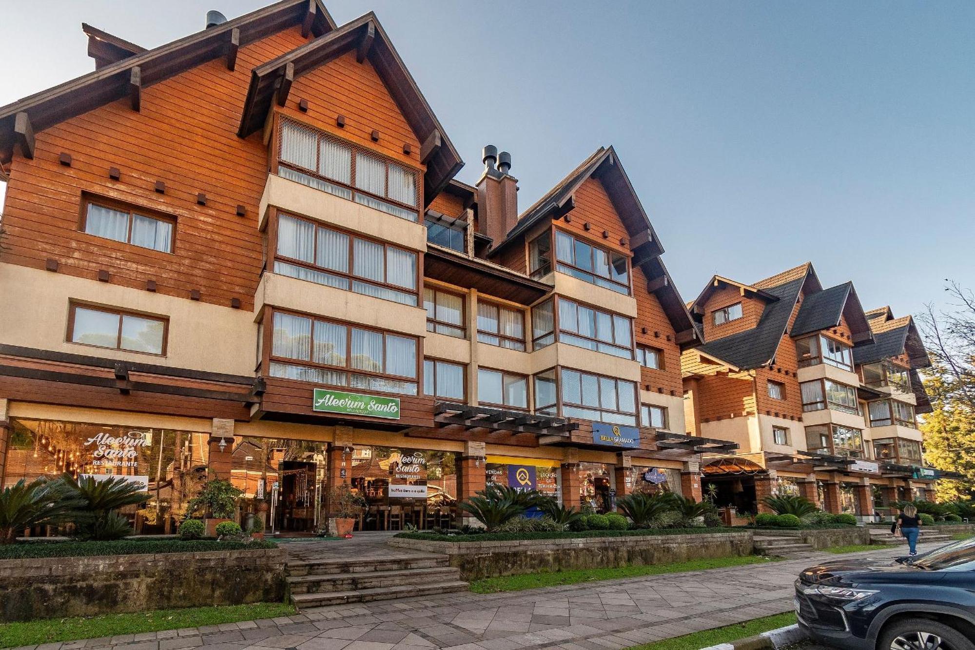 Duplex 300m R. Coberta, 4 Dorm, 3 Suite, Hidro Gramado