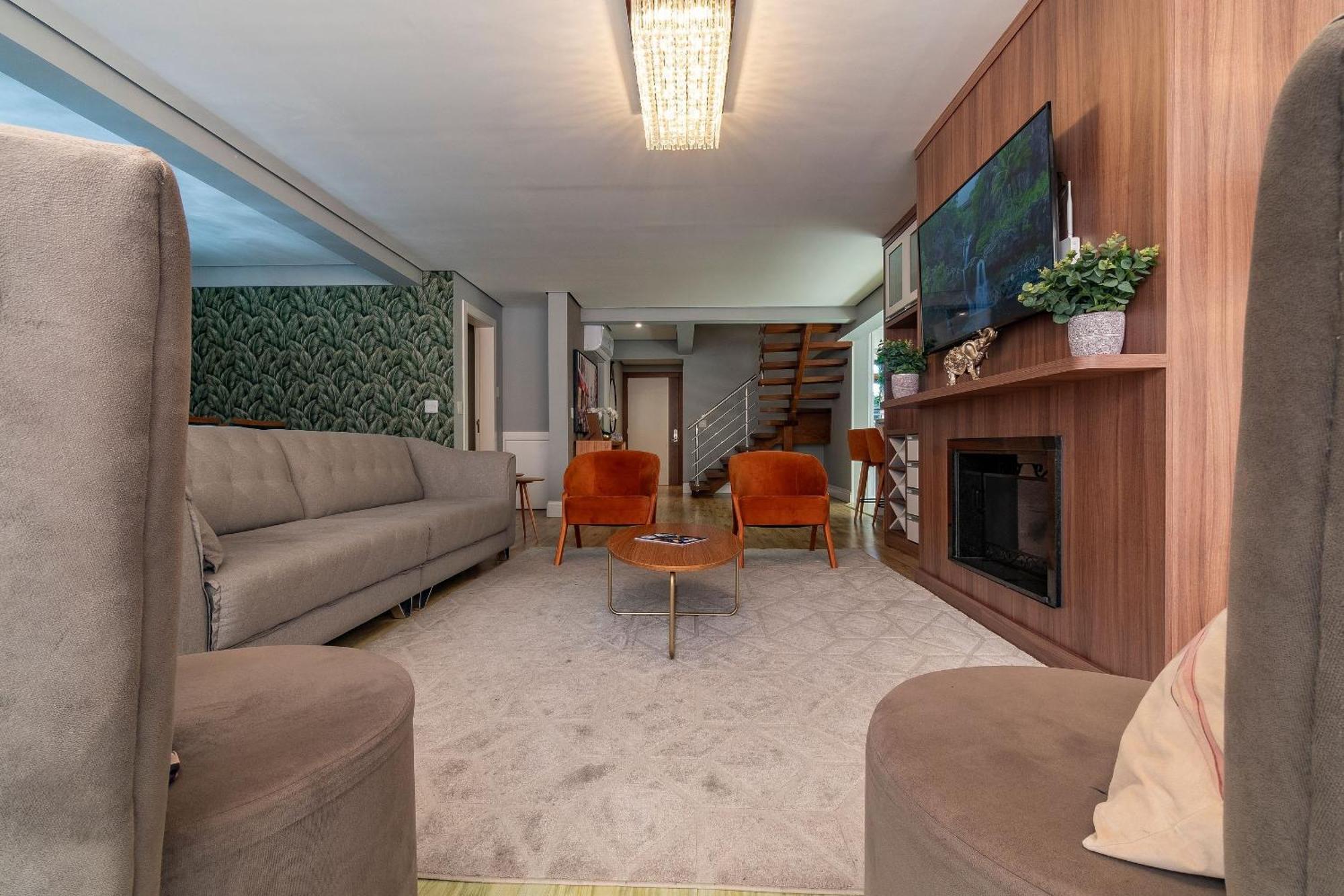 Duplex 300m R. Coberta, 4 Dorm, 3 Suite, Hidro *