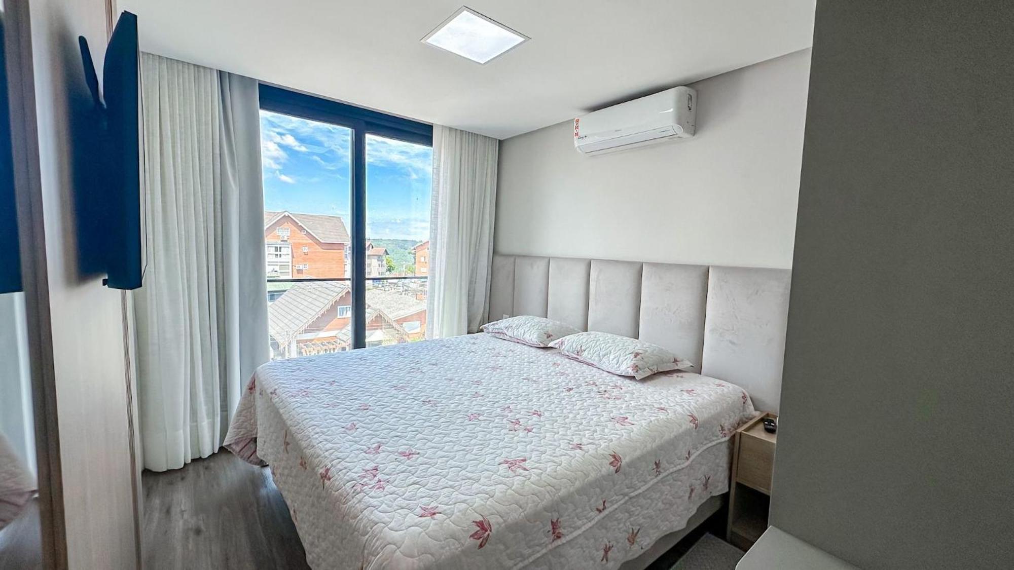 Apartamento Ao Lado Da Rua Coberta E Da Igreja *
