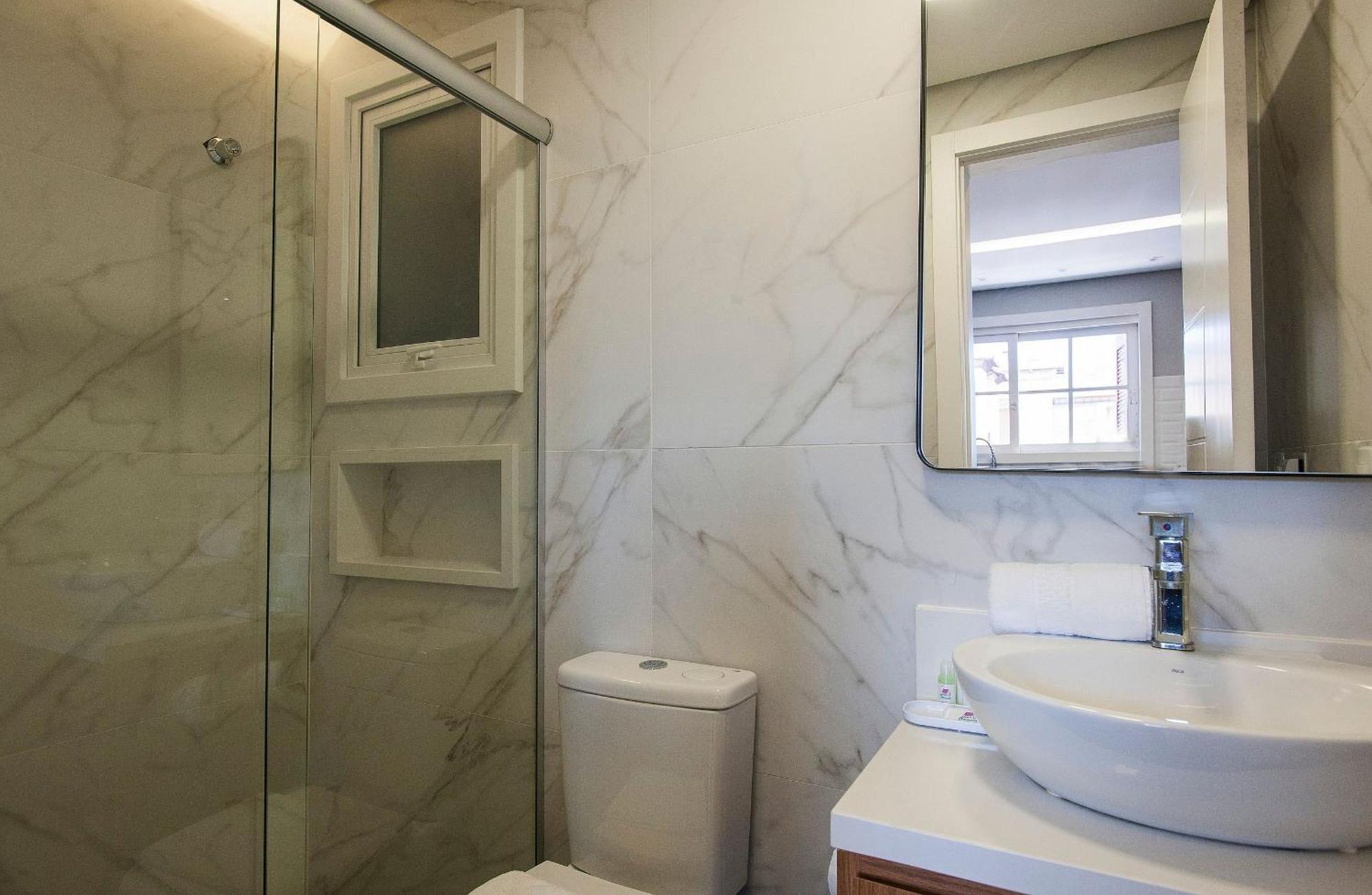 Apartamento Locar-in Ape Gal. Flores A 30m Da Rua Coberta