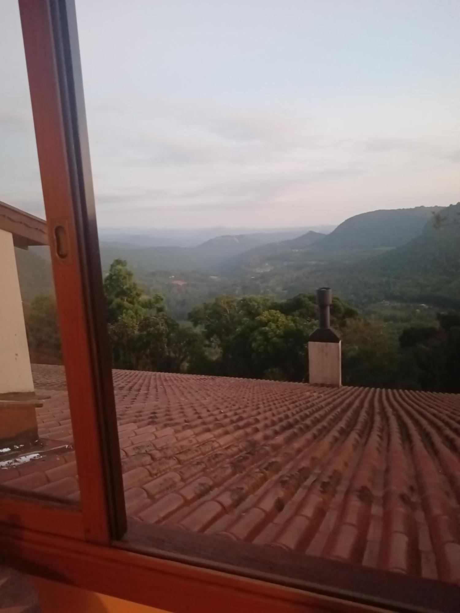 Vista Sem Igual Do Vale Do Quilombo