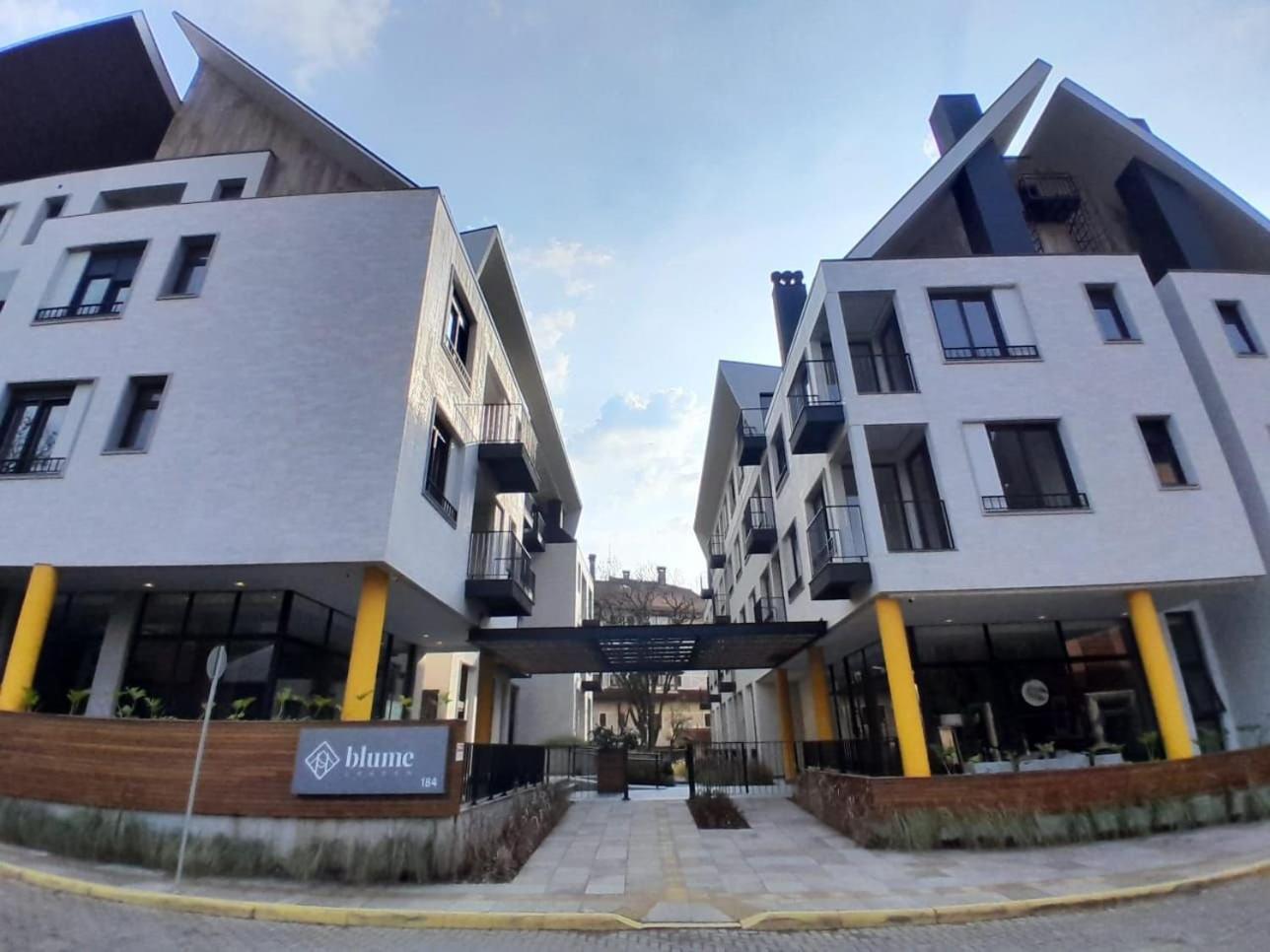 Blume 303 Apto E Moderno Em Apartamento *