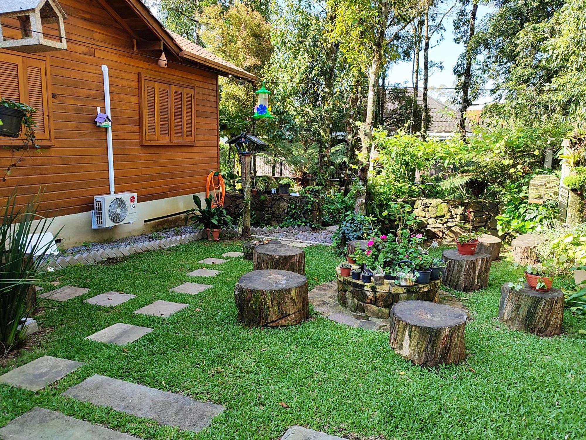 Charmosa Casa 3 Quartos Negro Gramado
