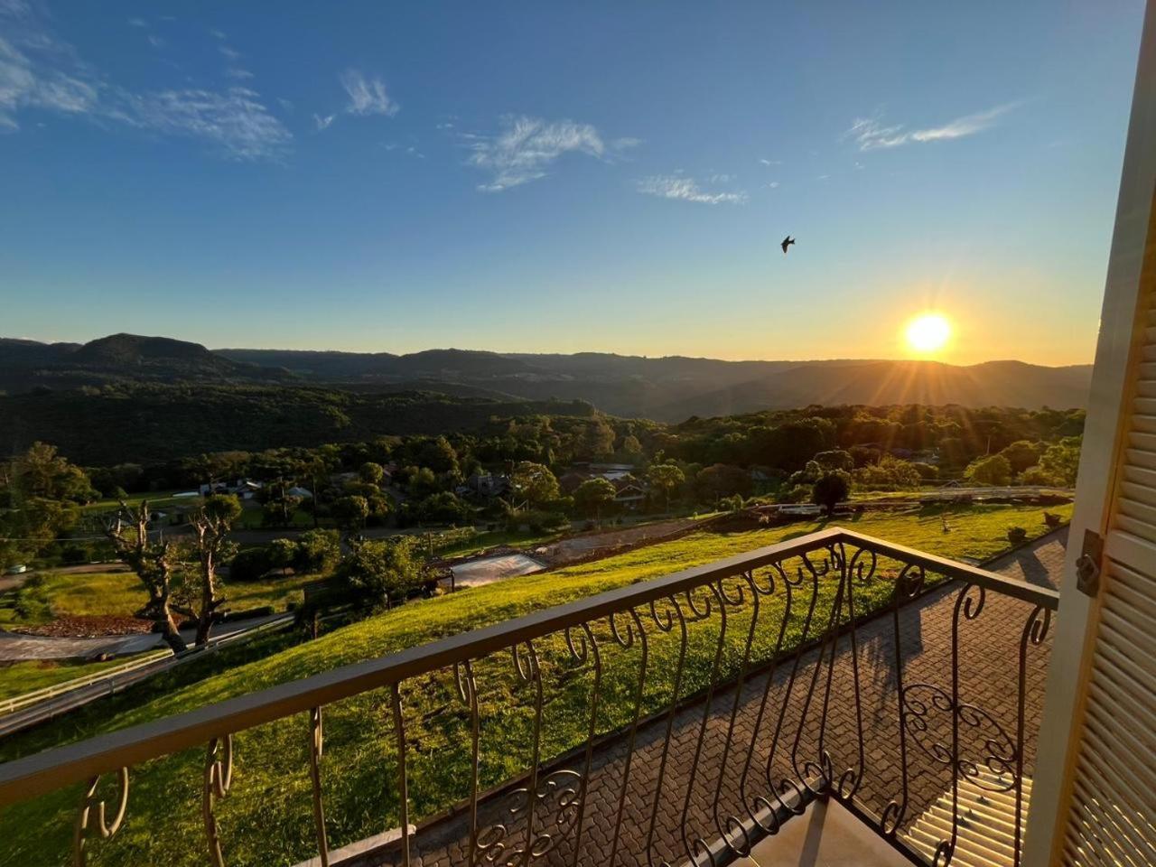 Apartamento Residencial Encantos Linha Bonita - Vista Que Acalma, Ambiente Que Encanta! Gramado