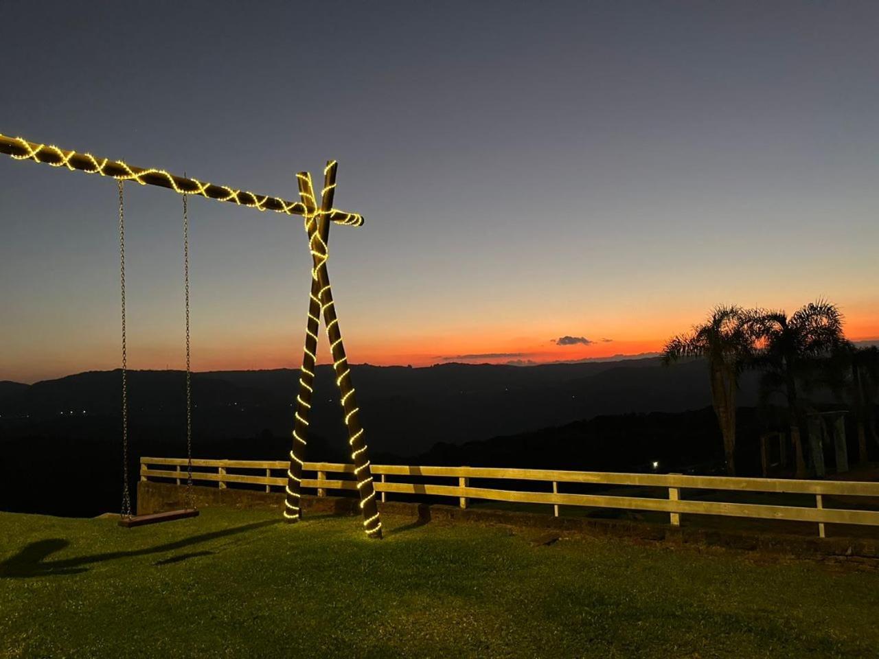 Apartamento Residencial Encantos Linha Bonita - Vista Que Acalma, Ambiente Que Encanta! Gramado