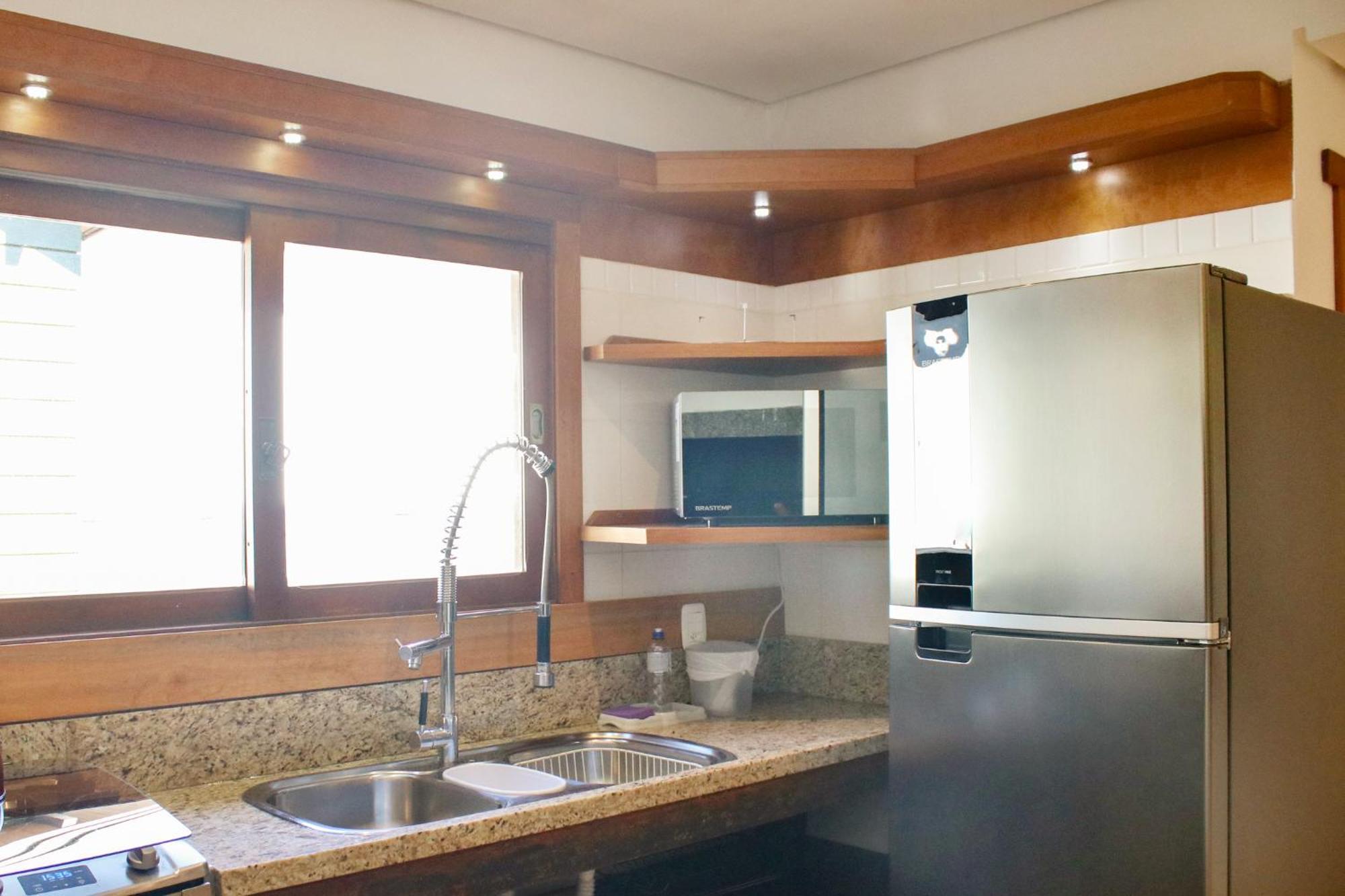 Apartamento Acolhedor Grande Completo 250m Climatizado Churrasqueira Lareira *
