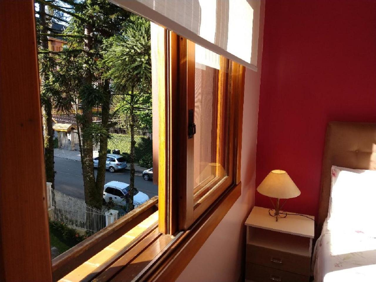 Apartamento Ap Da Sandra - Centro De Com Wifi, Ar E Garagem Gramado