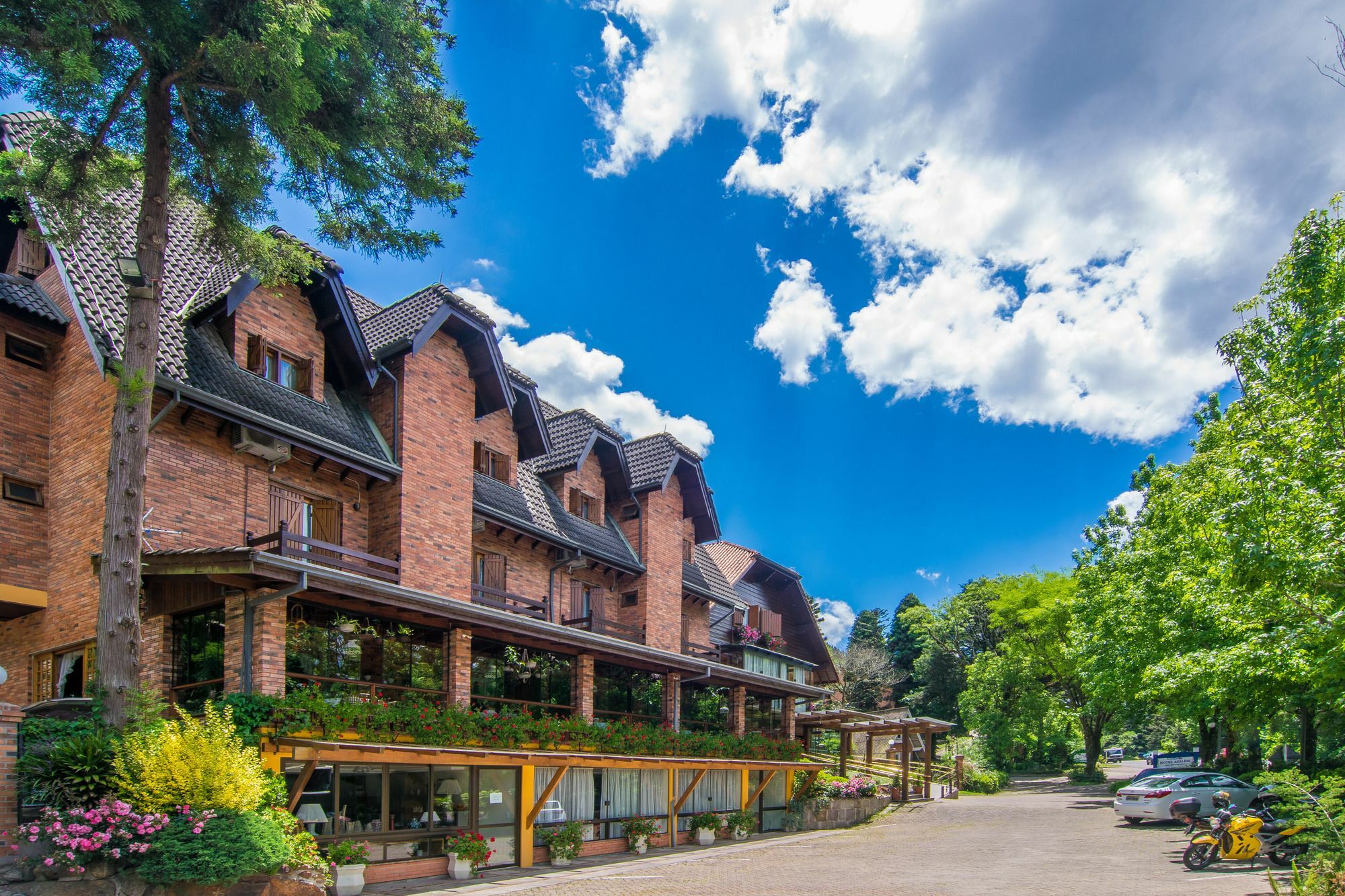 Azaleia Hotel
