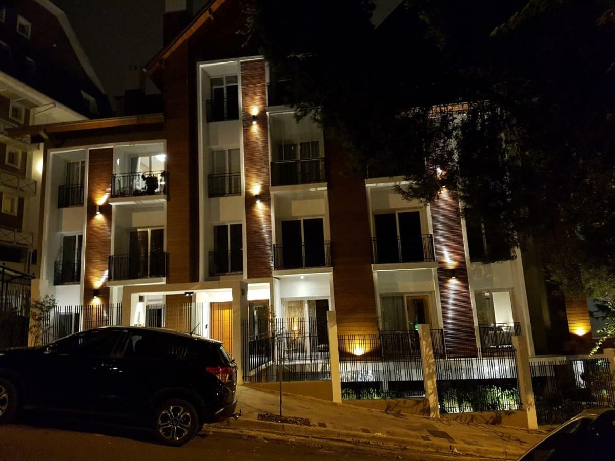Apto com Arte Gramado Apartamento *