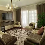 BELÍSSIMO apartamento no CENTRO de Gramado