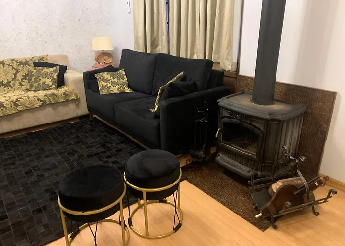 Apartamento junto à Rua Coberta, recém decorado