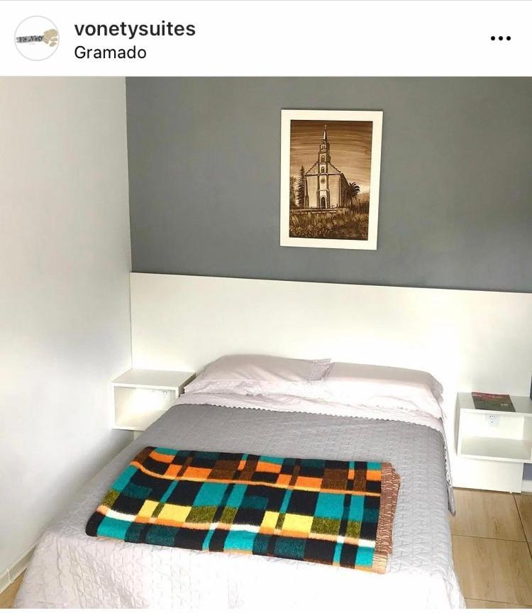 Em Gramado, Proxima A Avenida Hortencias