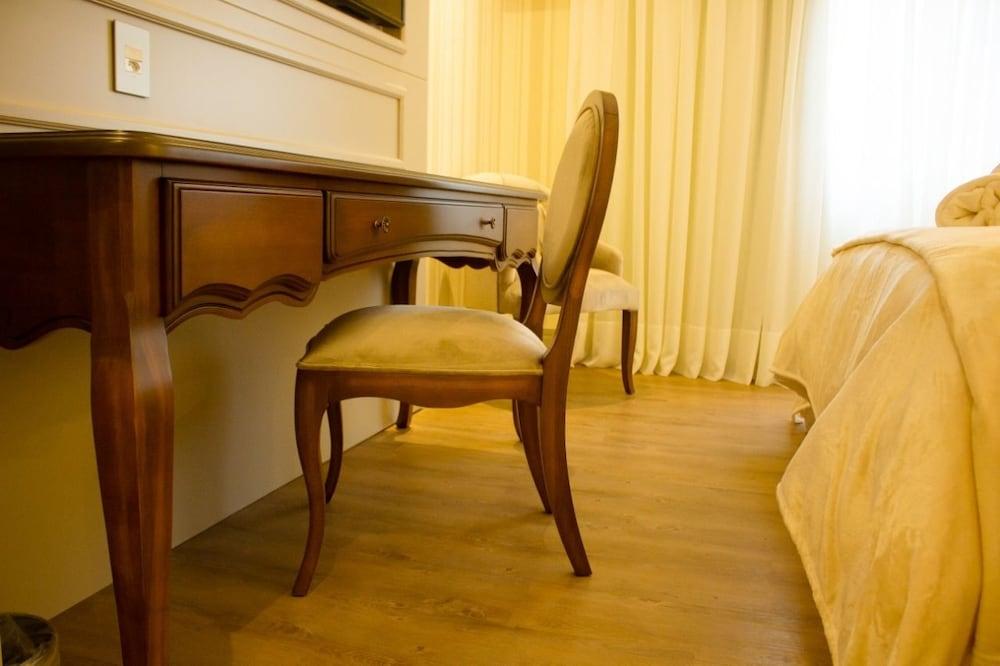 Daara Transamerica Collection