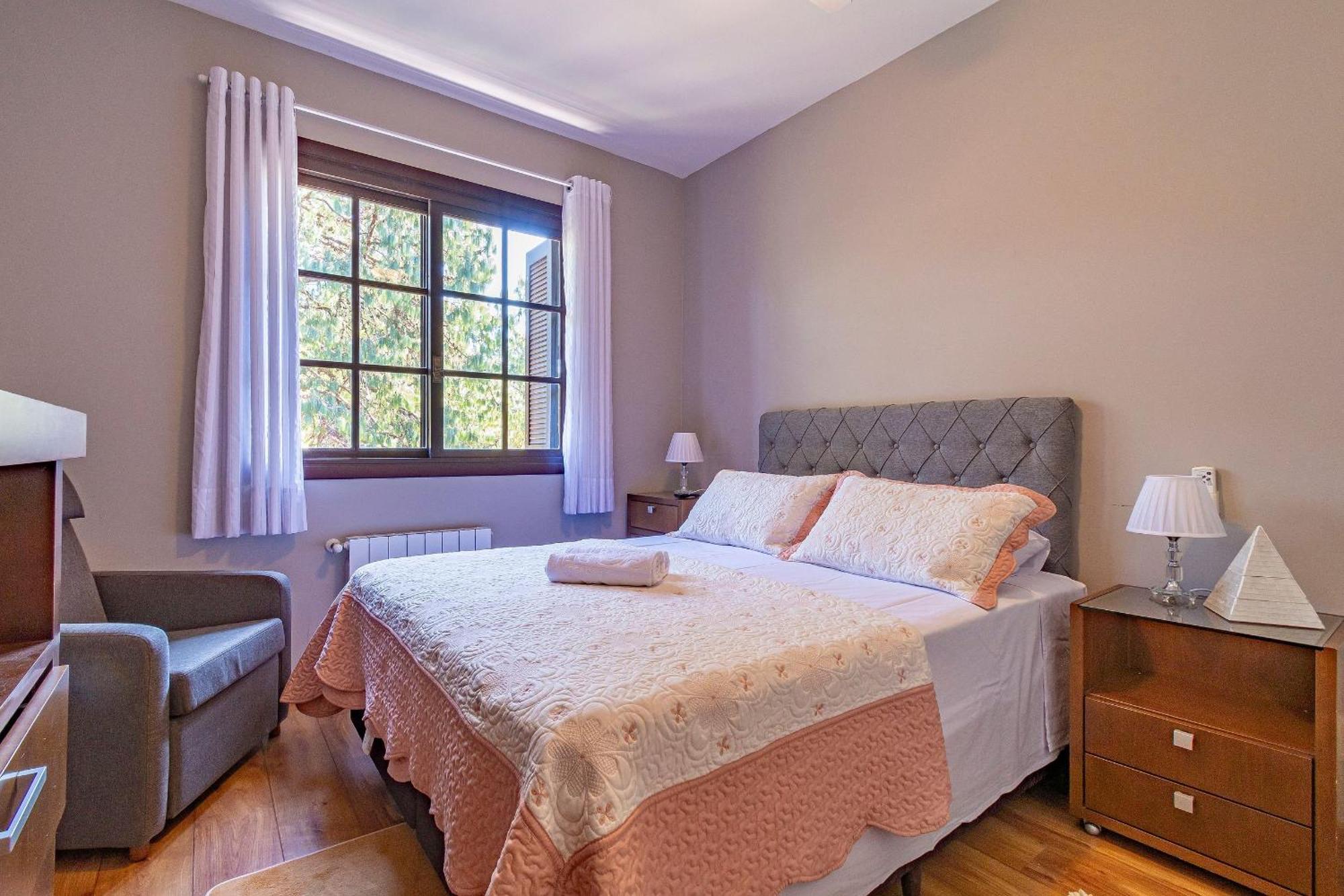 Rosa Edificio Knorrville Apartamento Gramado