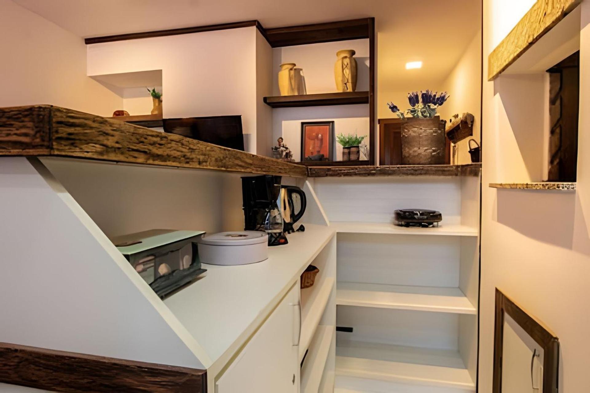 Rosa Edificio Knorrville Apartamento