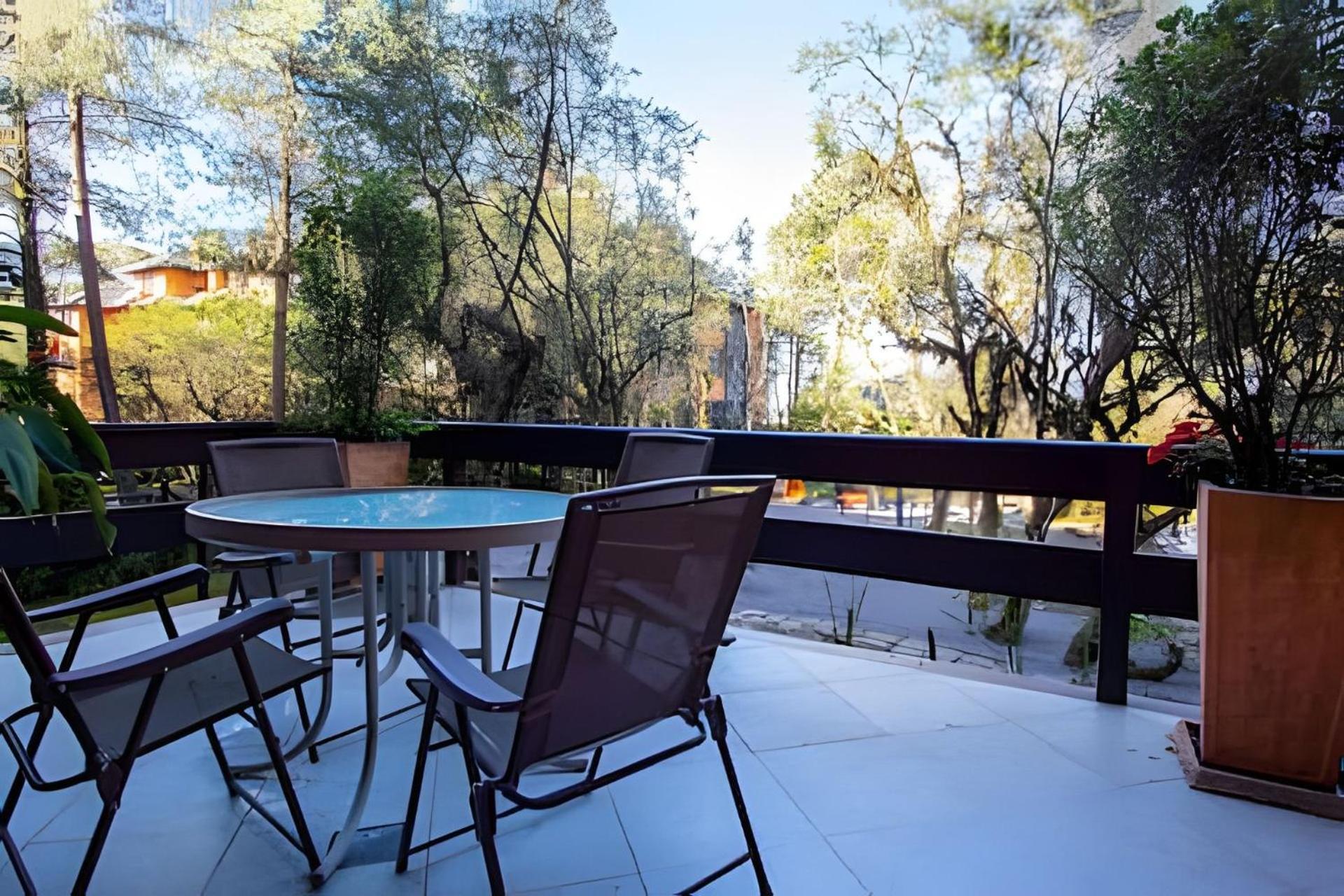 Rosa Edificio Knorrville Apartamento Gramado