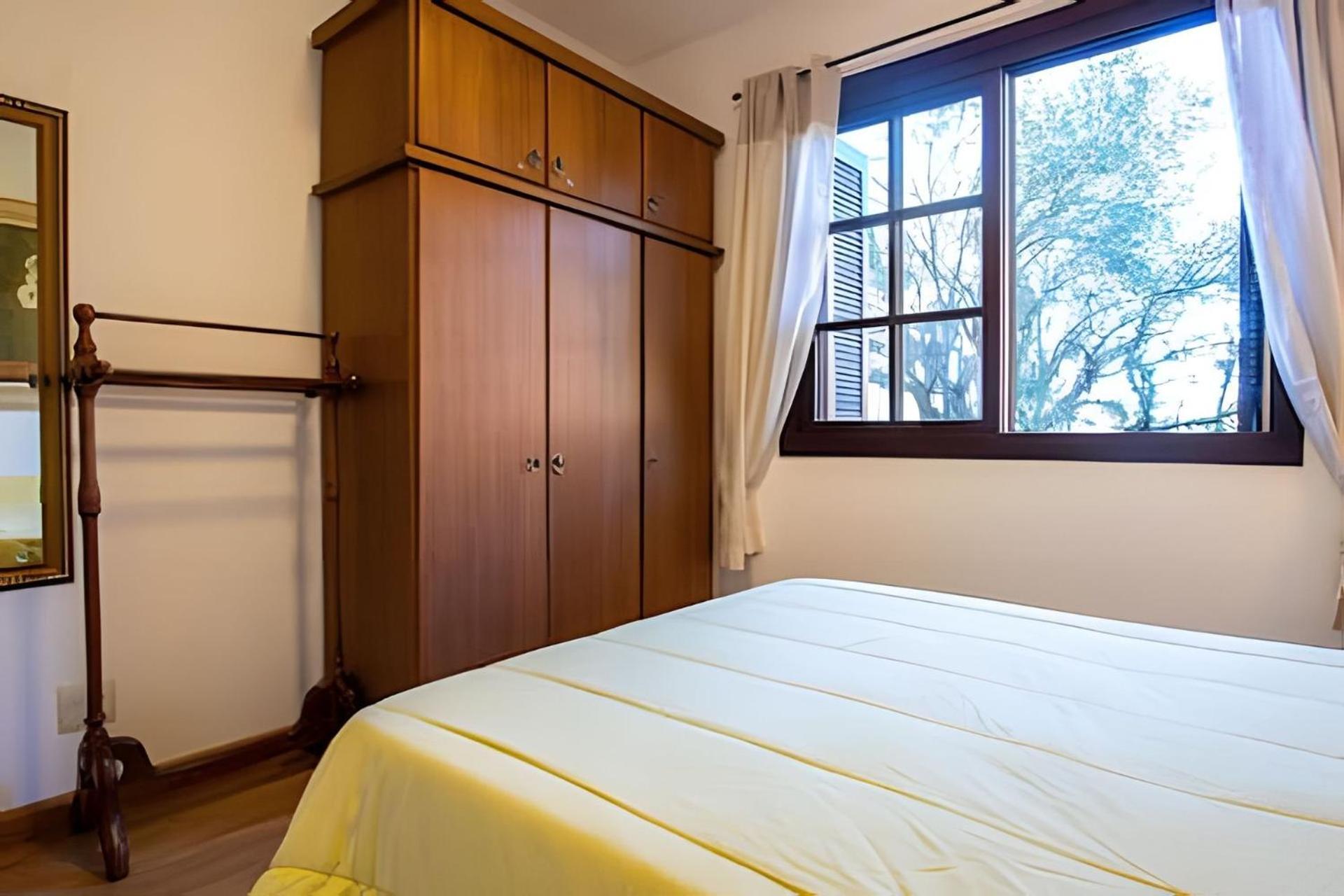 Rosa Edificio Knorrville Apartamento