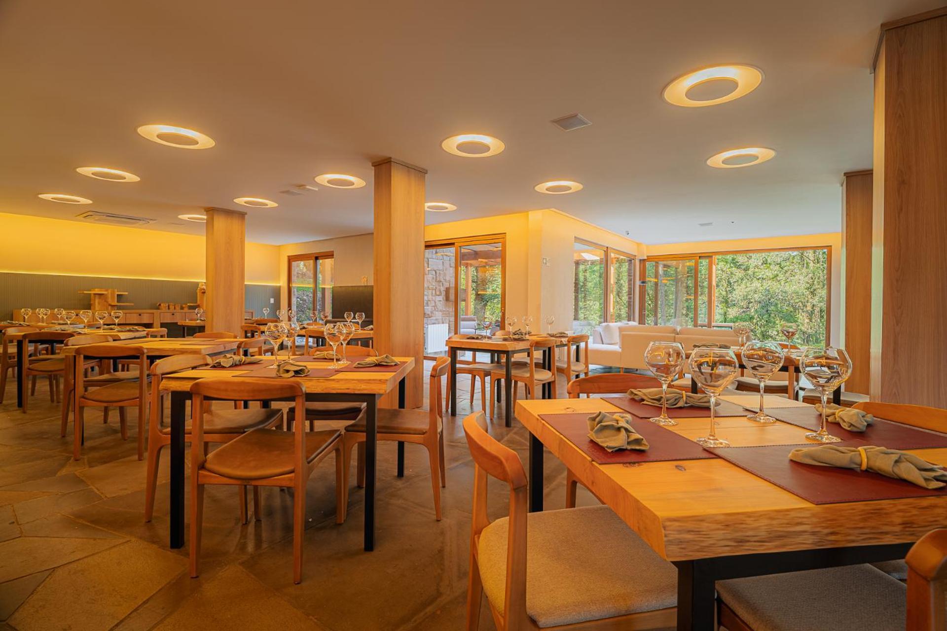 Poehma Negro By Liva Oficial Hotel Gramado