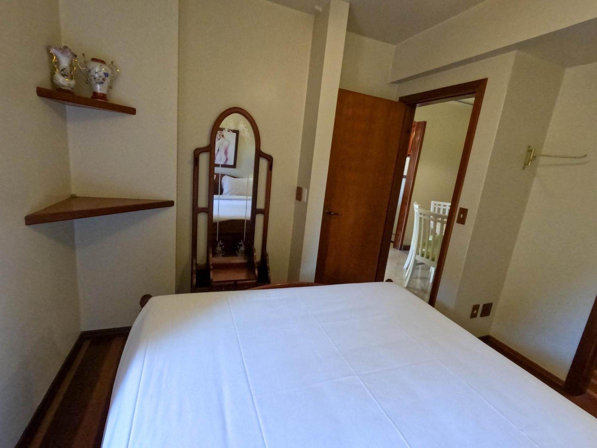 Flat No Wish Serrano, *
