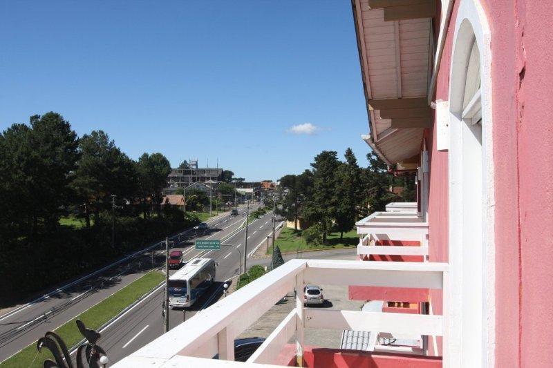 Galo Vermelho Hotel 3*