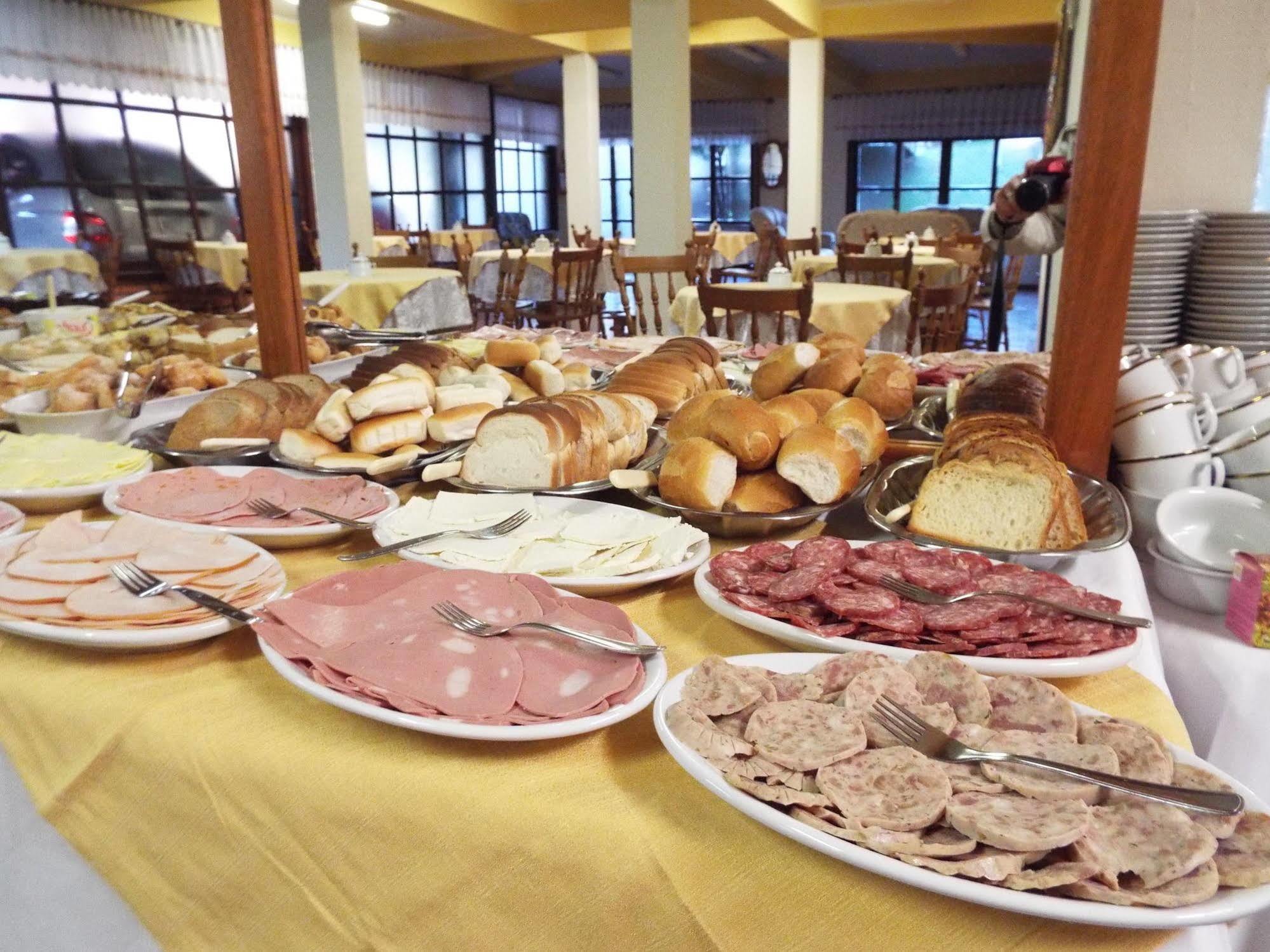 Pequeno Bosque Hotel 3*