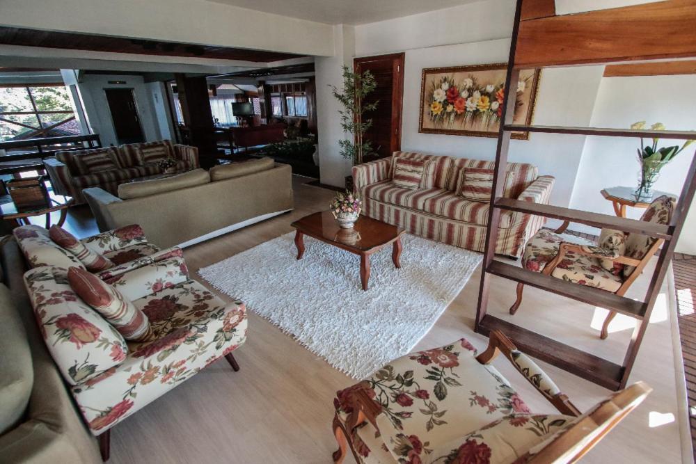 Flat - Residencial Do Serrano 3*