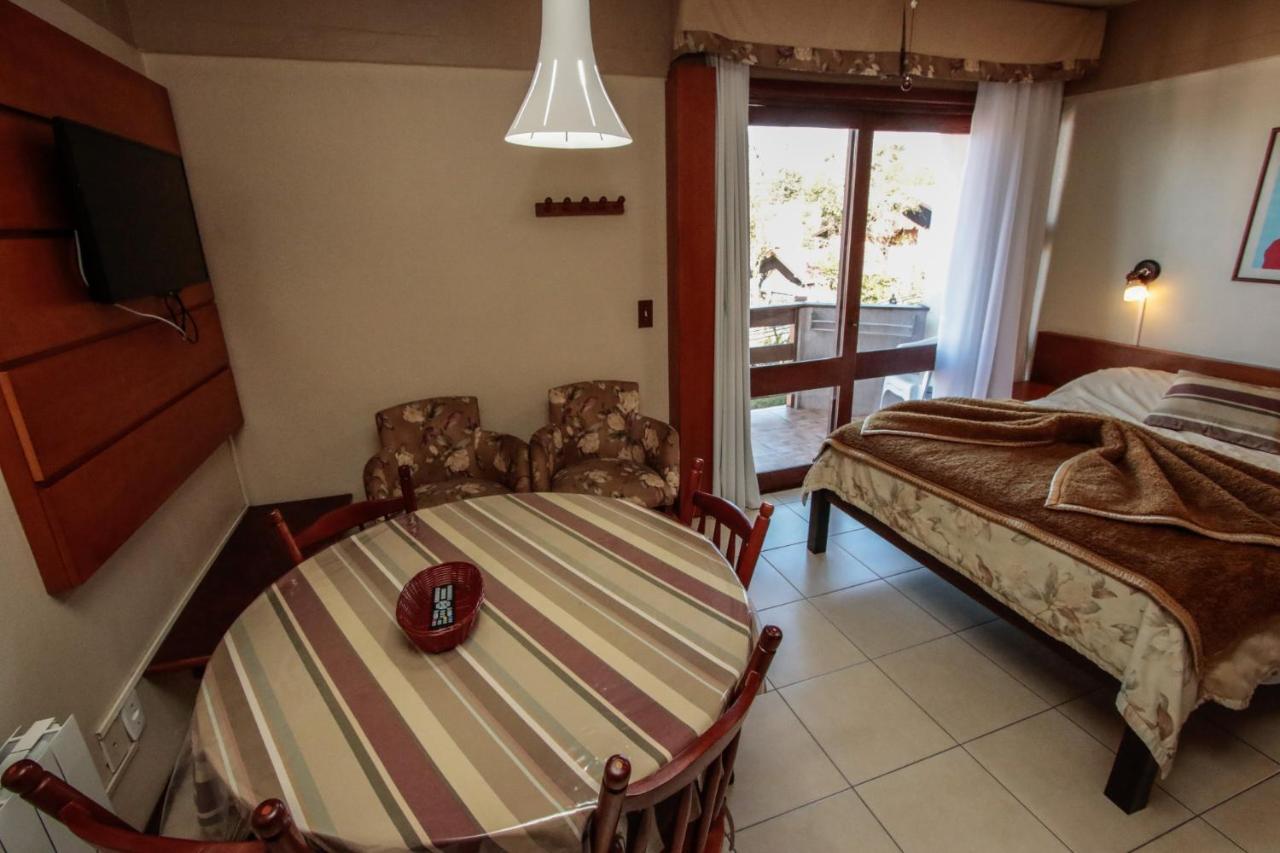 Pensão Flat - Residencial Do Serrano 3*