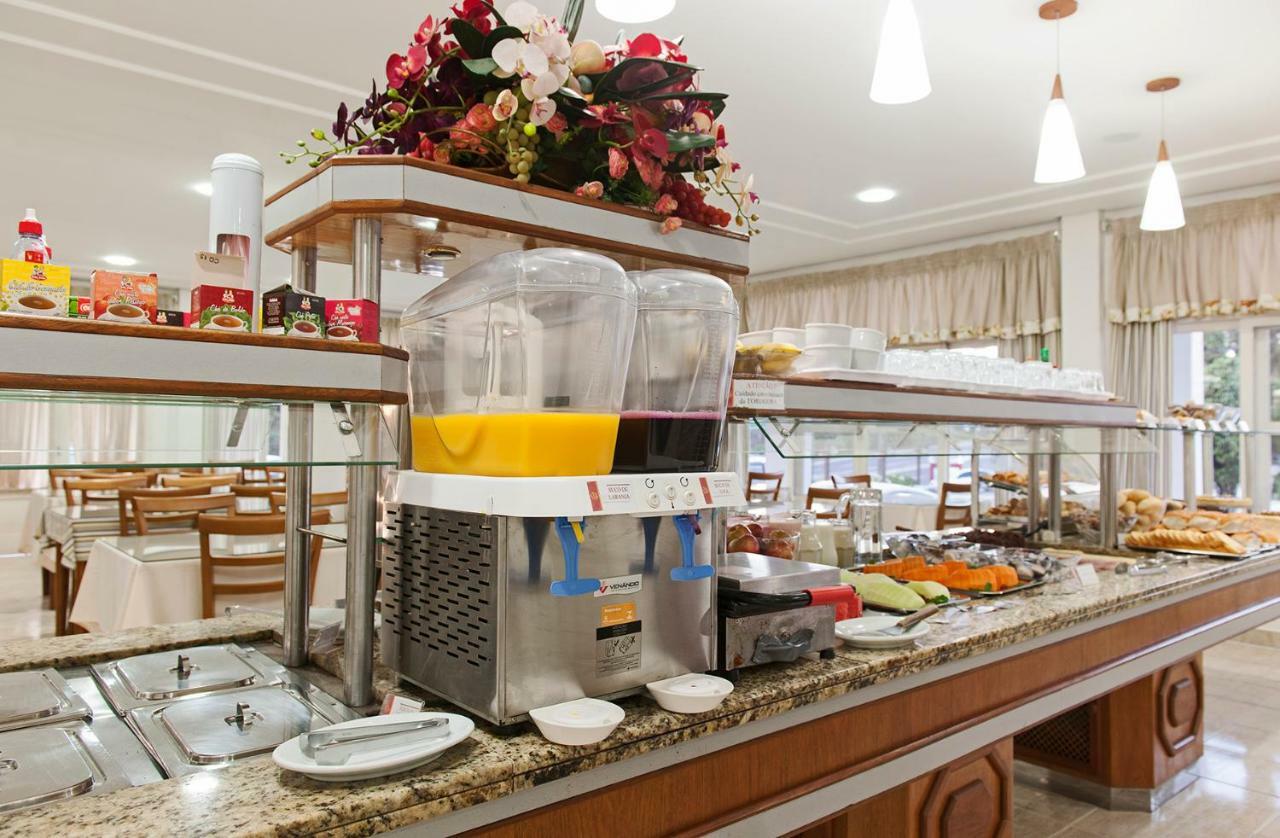 Hotel Galo Vermelho